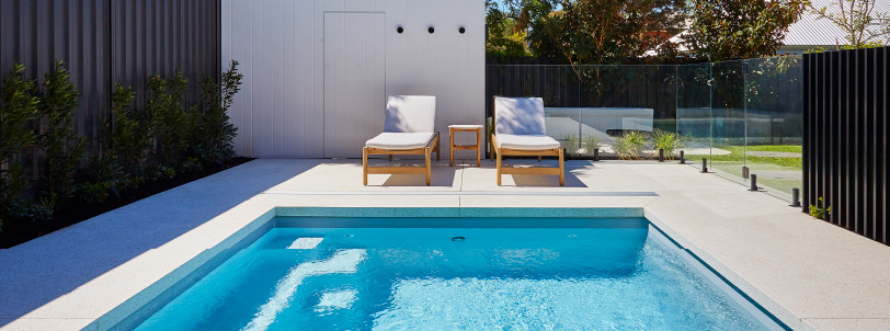 a-simple-guide-to-modern-poolside-decor-blogimage1