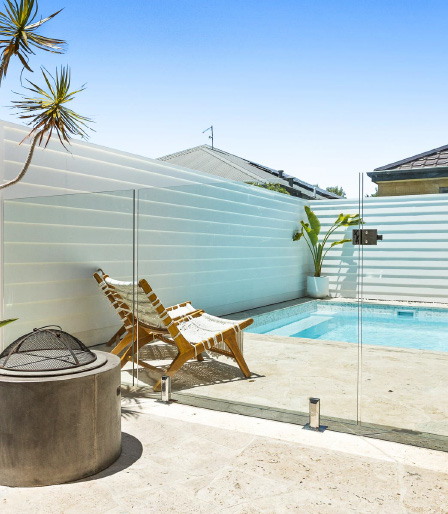 a-simple-guide-to-modern-poolside-decor-blogimage2-m