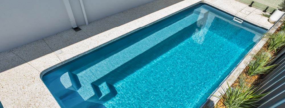 a-step-by-step-guide-to-poolside-cleaning-routines-blogimage1