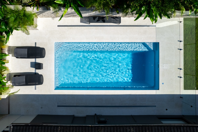 Hampton 7m x 3.3m Silver Pearl Sparkle Sydney - The Fibreglass Pool Company