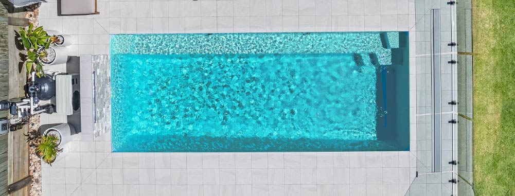 the-simple-solution-to-poolside-algae-blogimage1