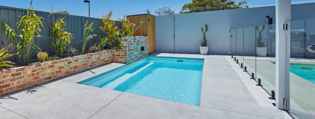 top-10-pool-maintenance-tips-for-crystal-clear-water-blogimage2